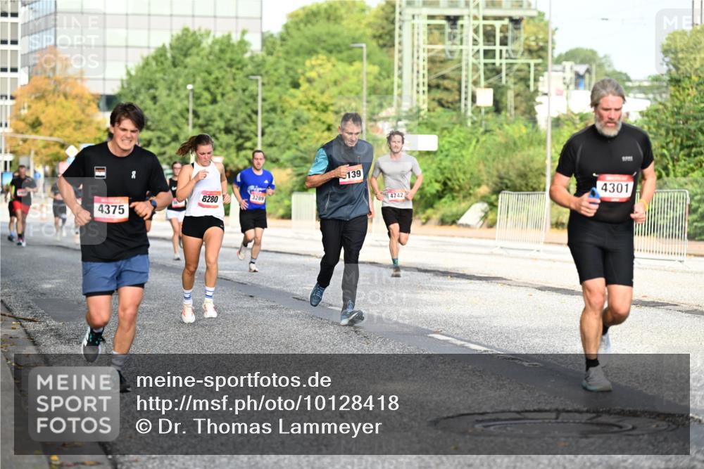 06.09.2026 - CURREX Alsterlauf Dr. Thomas Lammeyer http://msf.ph/oto/10128418 06.09.2026 09:49:05 Laufen 8280, 3289, 4375, 139, 4742, 4301 meine-sportfotos.de