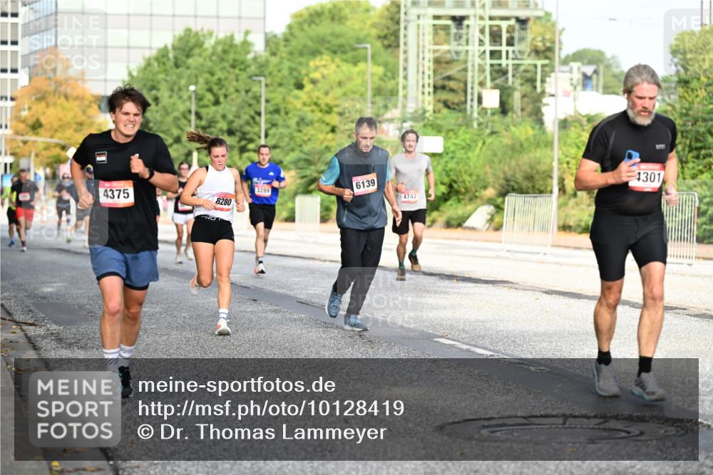 06.09.2026 - CURREX Alsterlauf Dr. Thomas Lammeyer http://msf.ph/oto/10128419 06.09.2026 09:49:05 Laufen 4375, 8280, 3289, 6139, 4742, 4301 meine-sportfotos.de