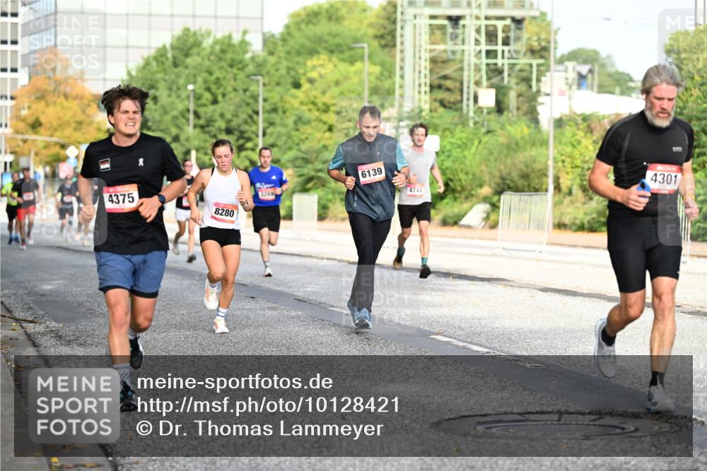 06.09.2026 - CURREX Alsterlauf Dr. Thomas Lammeyer http://msf.ph/oto/10128421 06.09.2026 09:49:06 Laufen 4375, 8280, 3289, 6139, 4742, 4301 meine-sportfotos.de