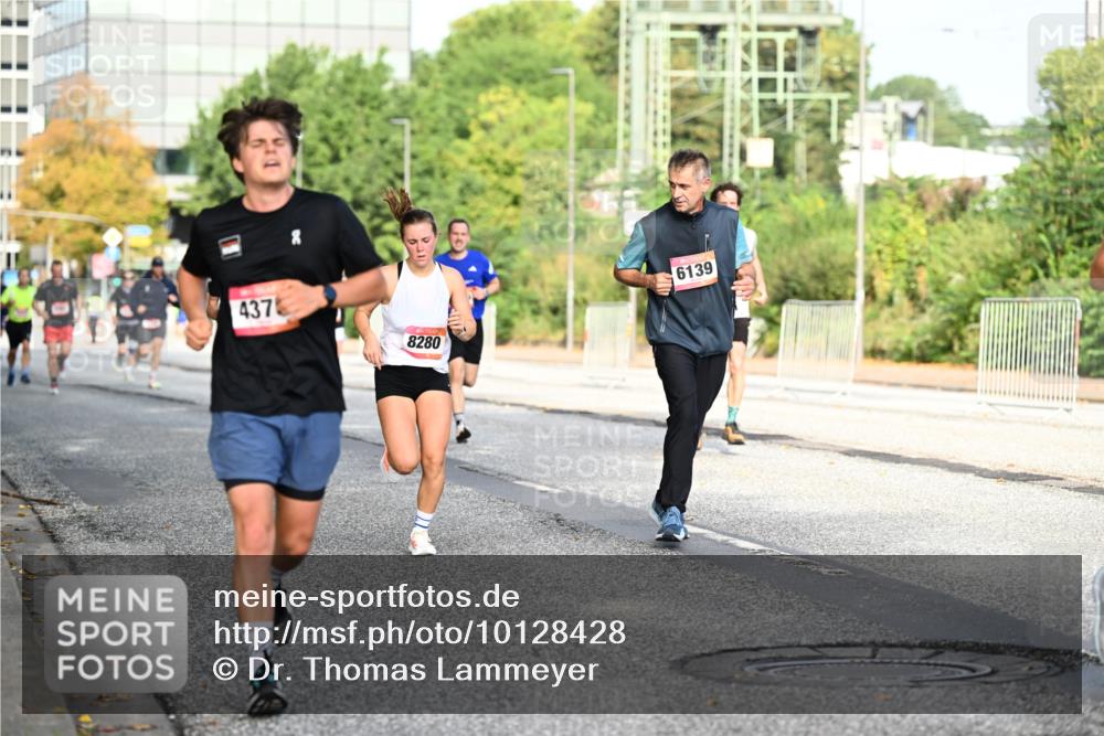 06.09.2026 - CURREX Alsterlauf Dr. Thomas Lammeyer http://msf.ph/oto/10128428 06.09.2026 09:49:06 Laufen 437, 8280, 6139 meine-sportfotos.de
