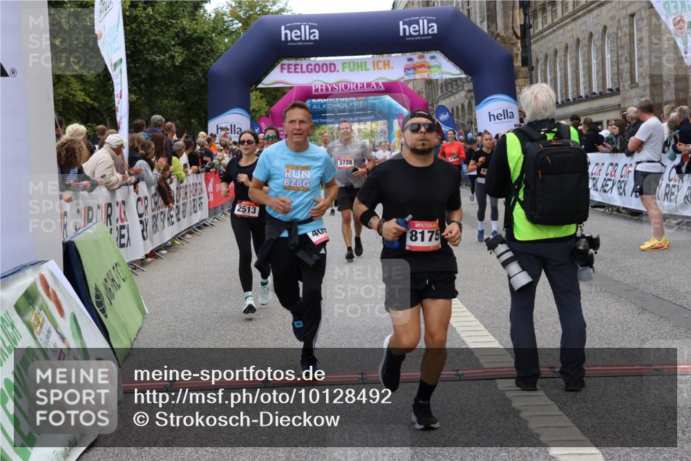 06.09.2026 - CURREX Alsterlauf Strokosch-Dieckow http://msf.ph/oto/10128492 06.09.2026 10:02:11 Ziel 2389, 2513, 2700, 3090, 3547, 3728, 3800, 3883, 4097, 4734, 5013, 5109, 5466, 5485, 5728, 6383, 8175 meine-sportfotos.de