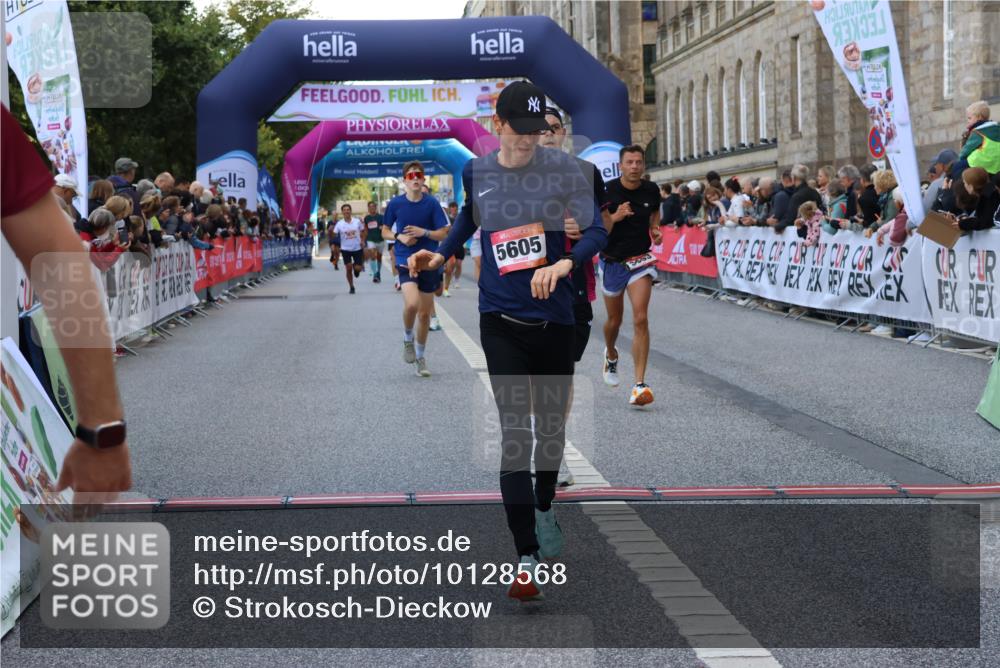 06.09.2026 - CURREX Alsterlauf Strokosch-Dieckow http://msf.ph/oto/10128568 06.09.2026 09:49:31 Ziel 2112, 2373, 2812, 3033, 3246, 3876, 4275, 4896, 4999, 5605, 5760, 6105, 6123, 6181, 6240, 8073 meine-sportfotos.de