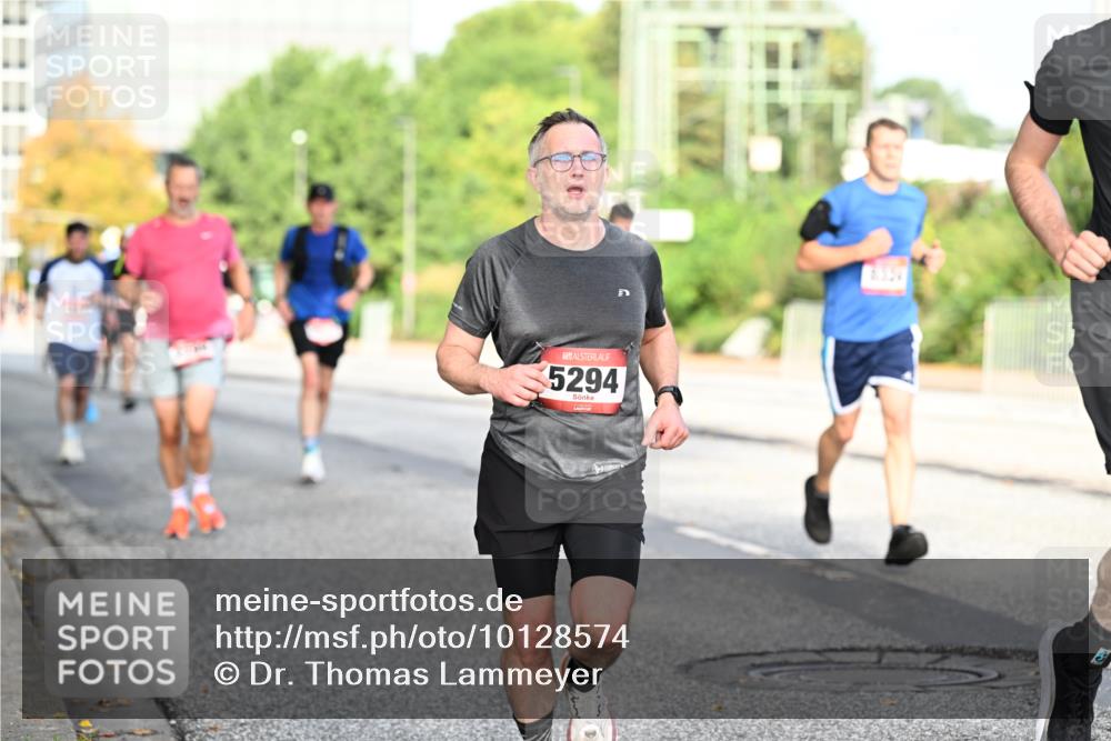 06.09.2026 - CURREX Alsterlauf Dr. Thomas Lammeyer http://msf.ph/oto/10128574 06.09.2026 09:49:21 Laufen 5294 meine-sportfotos.de
