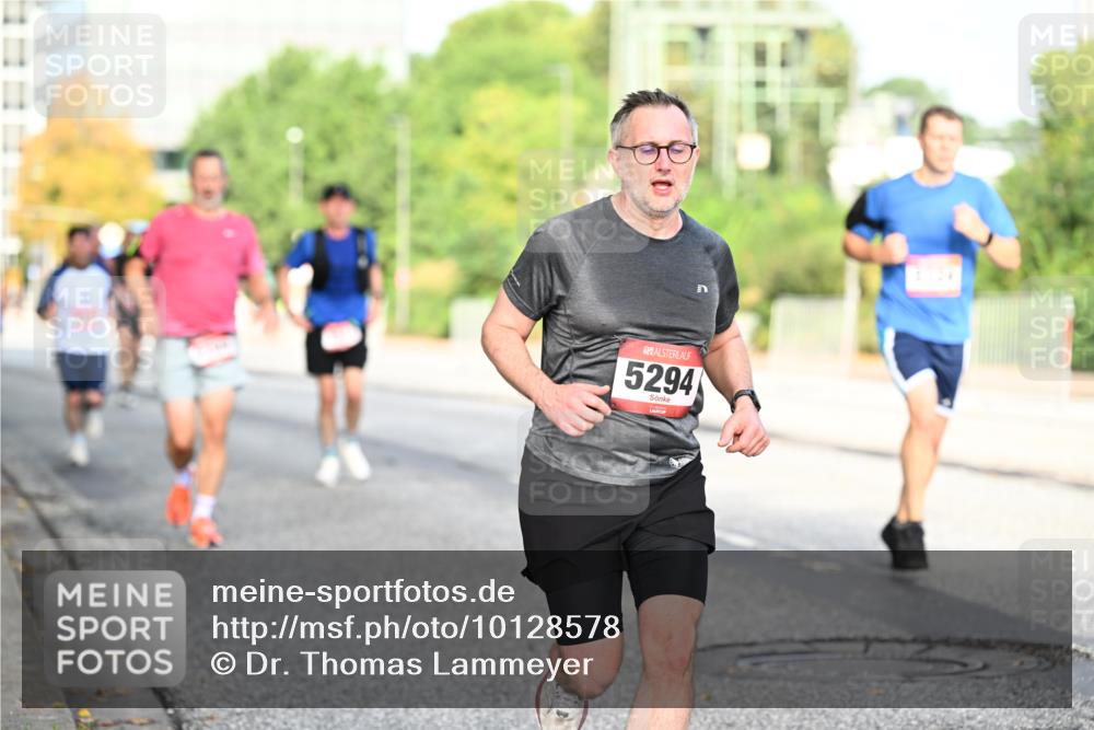 06.09.2026 - CURREX Alsterlauf Dr. Thomas Lammeyer http://msf.ph/oto/10128578 06.09.2026 09:49:21 Laufen 5294 meine-sportfotos.de