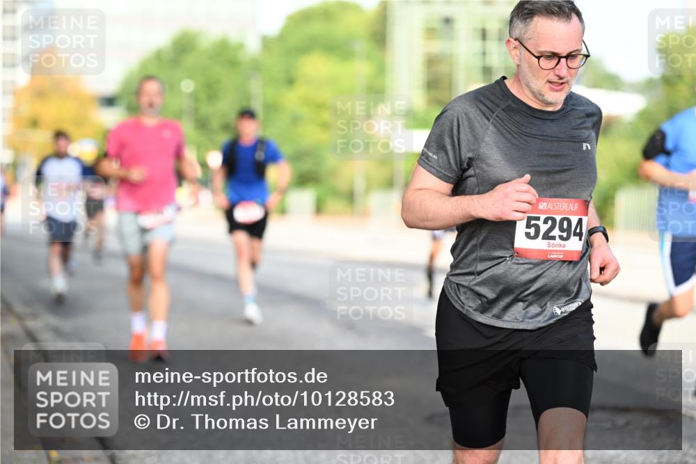 06.09.2026 - CURREX Alsterlauf Dr. Thomas Lammeyer http://msf.ph/oto/10128583 06.09.2026 09:49:22 Laufen 5294 meine-sportfotos.de