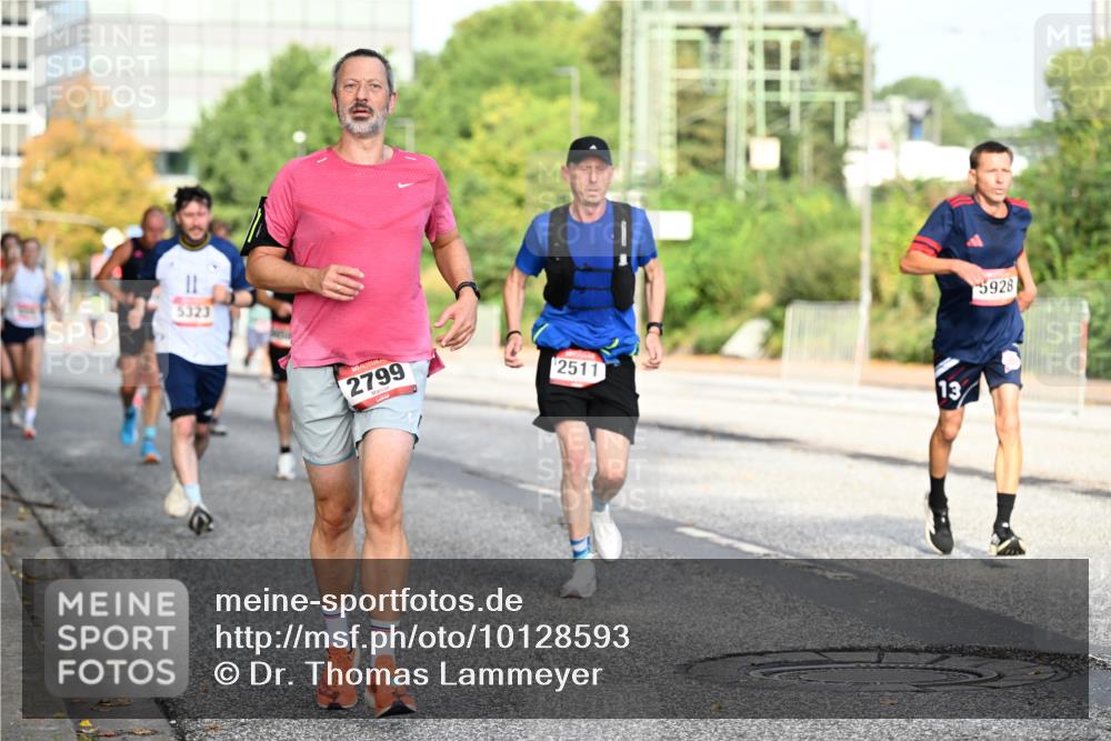 06.09.2026 - CURREX Alsterlauf Dr. Thomas Lammeyer http://msf.ph/oto/10128593 06.09.2026 09:49:23 Laufen 5323, 2799, 2511, 13, 5928 meine-sportfotos.de