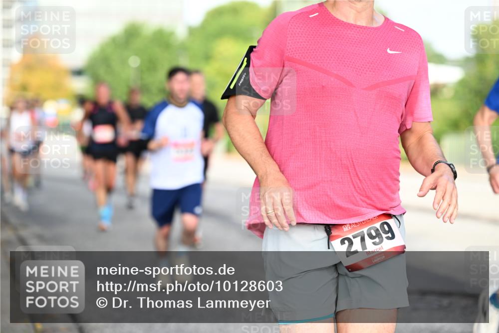 06.09.2026 - CURREX Alsterlauf Dr. Thomas Lammeyer http://msf.ph/oto/10128603 06.09.2026 09:49:25 Laufen 2799 meine-sportfotos.de