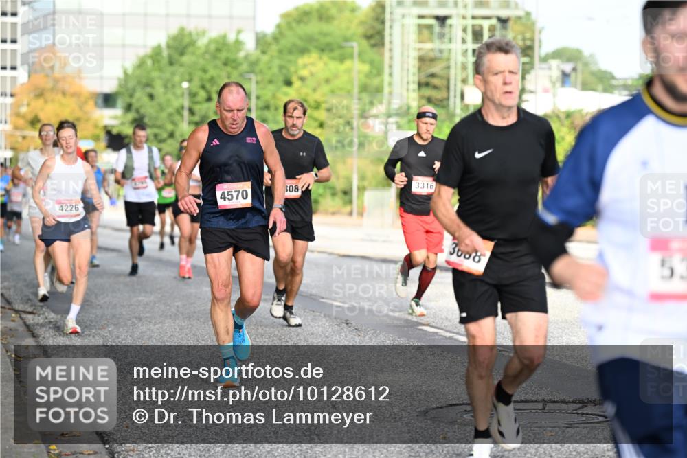 06.09.2026 - CURREX Alsterlauf Dr. Thomas Lammeyer http://msf.ph/oto/10128612 06.09.2026 09:49:27 Laufen 4570, 4226, 308, 3316, 3688 meine-sportfotos.de