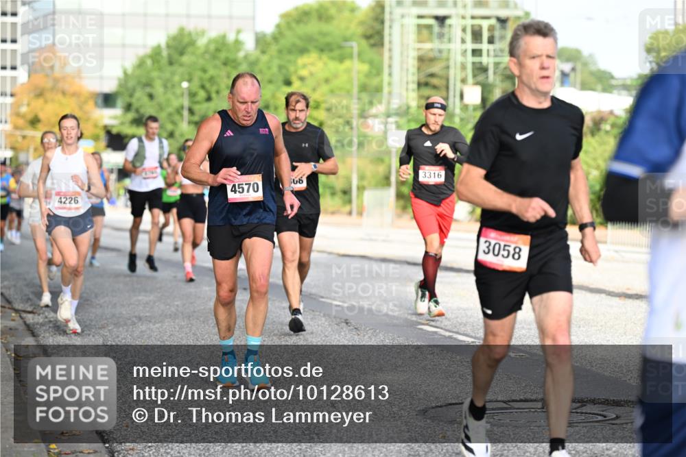 06.09.2026 - CURREX Alsterlauf Dr. Thomas Lammeyer http://msf.ph/oto/10128613 06.09.2026 09:49:27 Laufen 4570, 4226, 06, 3316, 3058 meine-sportfotos.de
