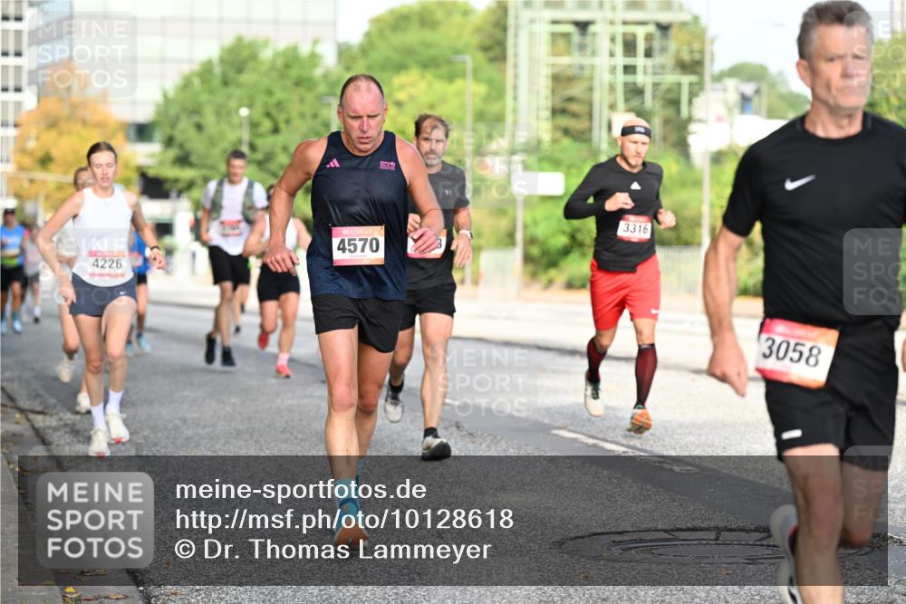 06.09.2026 - CURREX Alsterlauf Dr. Thomas Lammeyer http://msf.ph/oto/10128618 06.09.2026 09:49:28 Laufen 4226, 4570, 3316, 3058 meine-sportfotos.de