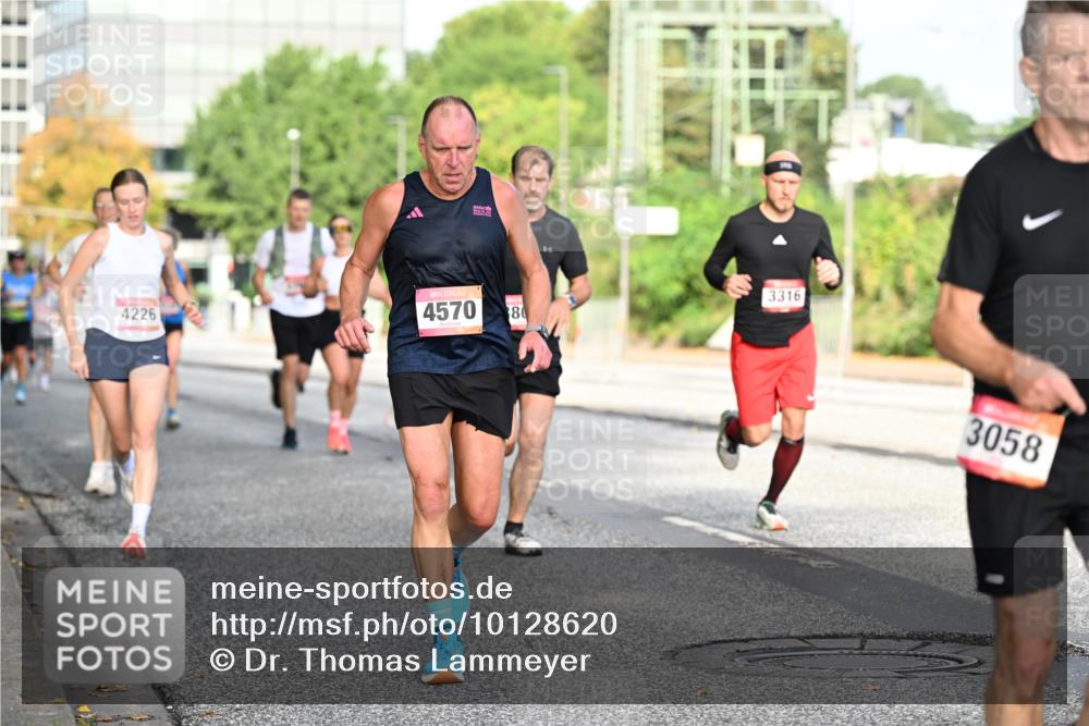 06.09.2026 - CURREX Alsterlauf Dr. Thomas Lammeyer http://msf.ph/oto/10128620 06.09.2026 09:49:28 Laufen 4226, 4570, 80, 3316, 3058 meine-sportfotos.de
