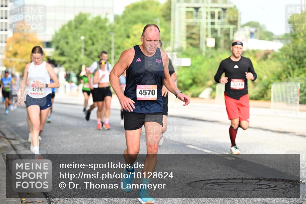 06.09.2026 - CURREX Alsterlauf Dr. Thomas Lammeyer http://msf.ph/oto/10128624 06.09.2026 09:49:28 Laufen 4226, 4570, 3316 meine-sportfotos.de