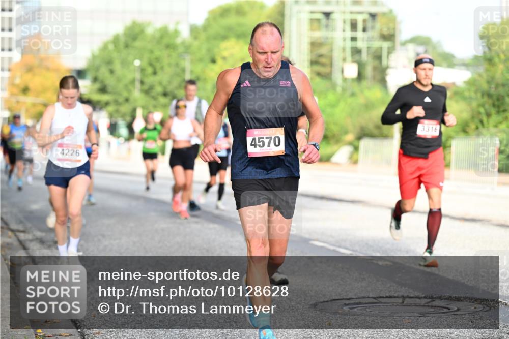 06.09.2026 - CURREX Alsterlauf Dr. Thomas Lammeyer http://msf.ph/oto/10128628 06.09.2026 09:49:28 Laufen 4226, 4570, 3316 meine-sportfotos.de