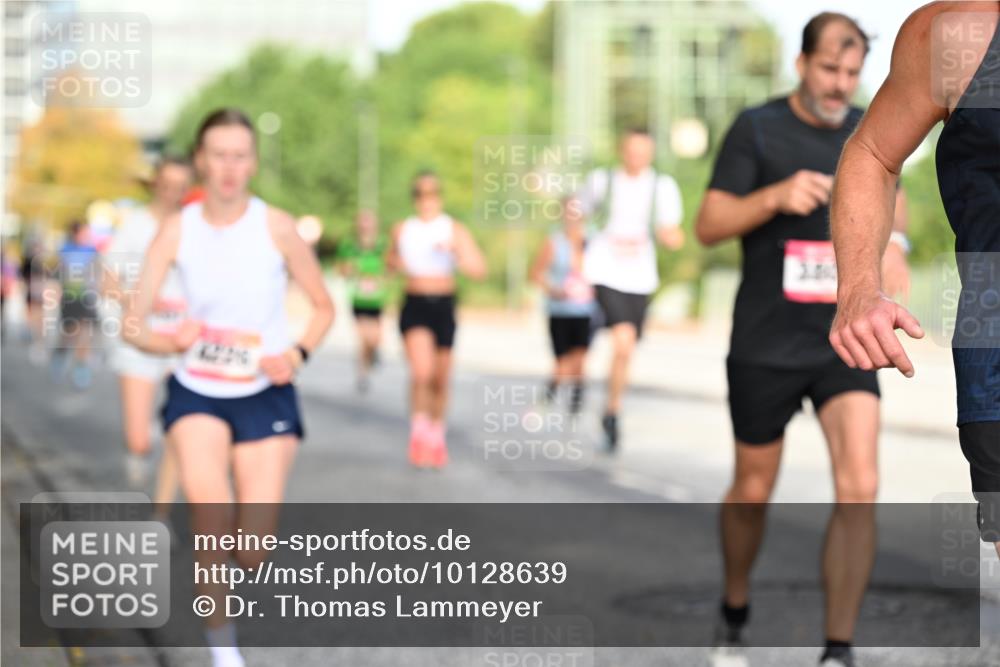 06.09.2026 - CURREX Alsterlauf Dr. Thomas Lammeyer http://msf.ph/oto/10128639 06.09.2026 09:49:30 Laufen  meine-sportfotos.de