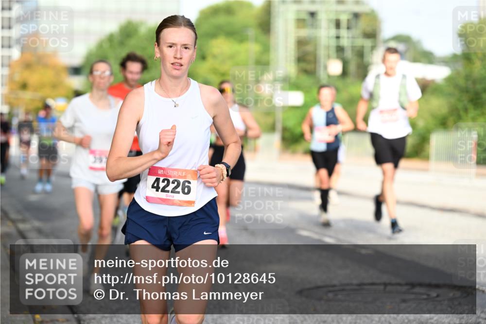 06.09.2026 - CURREX Alsterlauf Dr. Thomas Lammeyer http://msf.ph/oto/10128645 06.09.2026 09:49:31 Laufen 4226 meine-sportfotos.de