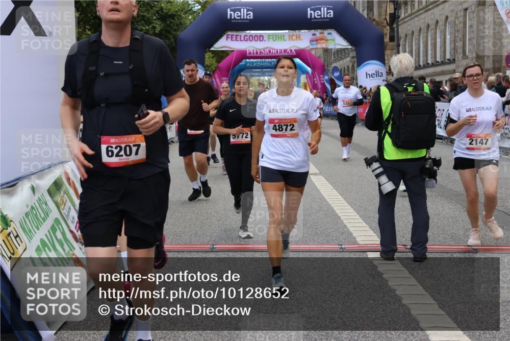 06.09.2026 - CURREX Alsterlauf Strokosch-Dieckow http://msf.ph/oto/10128652 06.09.2026 10:02:20 Ziel 2147, 2389, 2700, 3613, 3728, 4363, 4459, 4817, 4872, 5075, 5079, 5109, 5328, 5539, 5540, 5728, 5772, 5893, 6207, 6383 meine-sportfotos.de