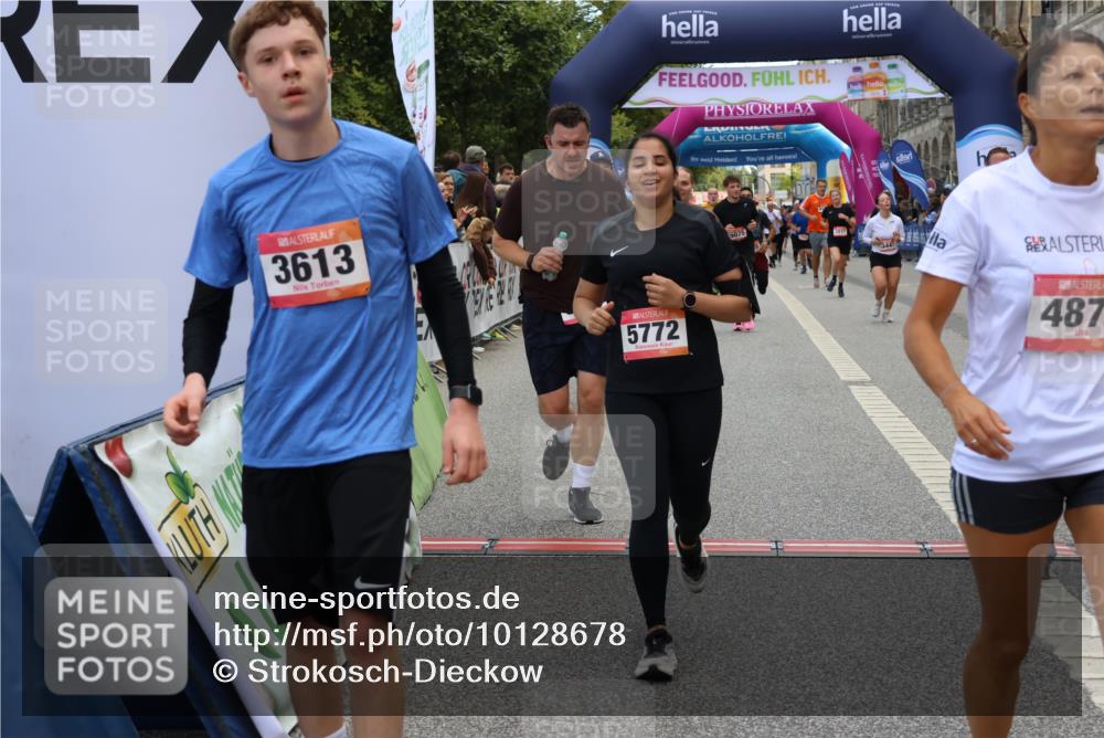 06.09.2026 - CURREX Alsterlauf Strokosch-Dieckow http://msf.ph/oto/10128678 06.09.2026 10:02:21 Ziel 2147, 2389, 2700, 3447, 3613, 3728, 4363, 4459, 4817, 4872, 5075, 5079, 5109, 5328, 5539, 5540, 5655, 5772, 5893, 6207, 6383 meine-sportfotos.de