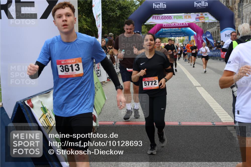 06.09.2026 - CURREX Alsterlauf Strokosch-Dieckow http://msf.ph/oto/10128693 06.09.2026 10:02:21 Ziel 2147, 2389, 2700, 3447, 3613, 3728, 4363, 4459, 4817, 4872, 5075, 5079, 5109, 5328, 5539, 5540, 5655, 5772, 5893, 6207, 6383 meine-sportfotos.de