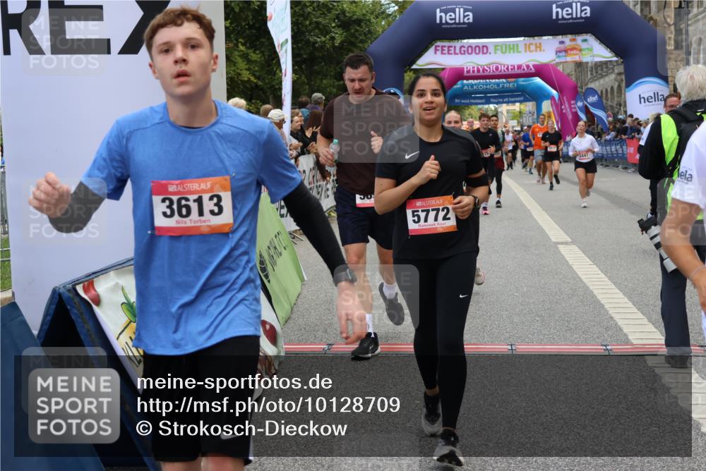 06.09.2026 - CURREX Alsterlauf Strokosch-Dieckow http://msf.ph/oto/10128709 06.09.2026 10:02:21 Ziel 2147, 2389, 2700, 3447, 3613, 3728, 4363, 4459, 4817, 4872, 5075, 5079, 5109, 5328, 5539, 5540, 5655, 5772, 5893, 6207, 6383 meine-sportfotos.de