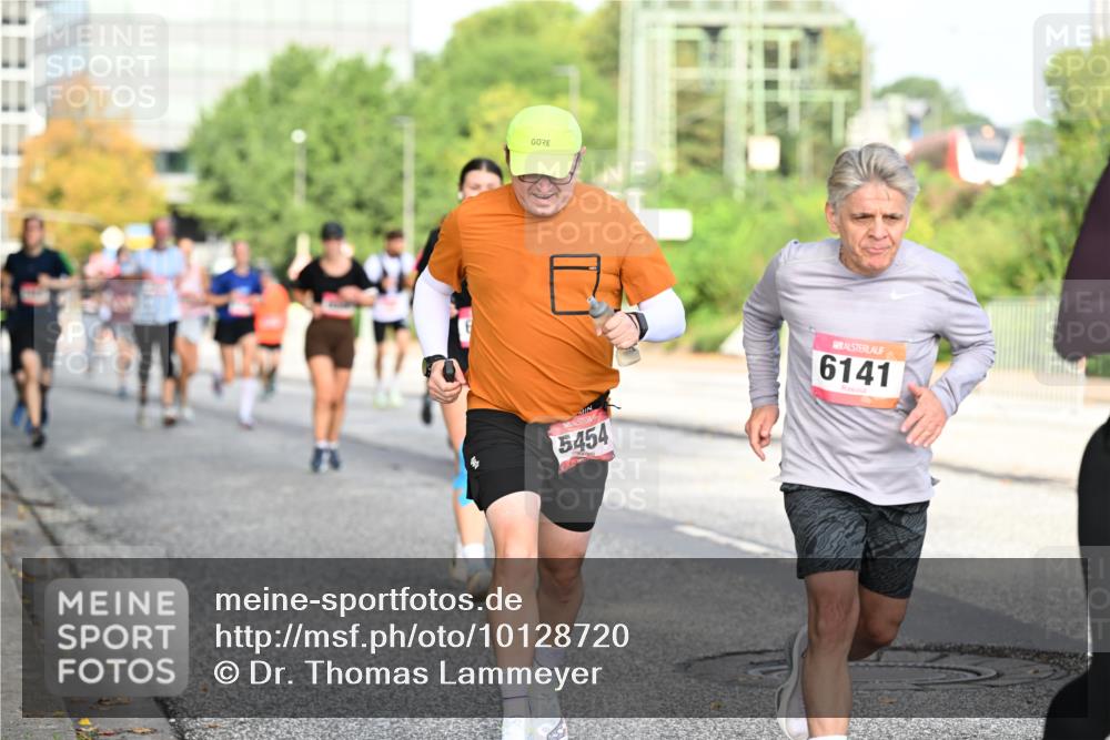 06.09.2026 - CURREX Alsterlauf Dr. Thomas Lammeyer http://msf.ph/oto/10128720 06.09.2026 09:49:39 Laufen 5454, 6141 meine-sportfotos.de