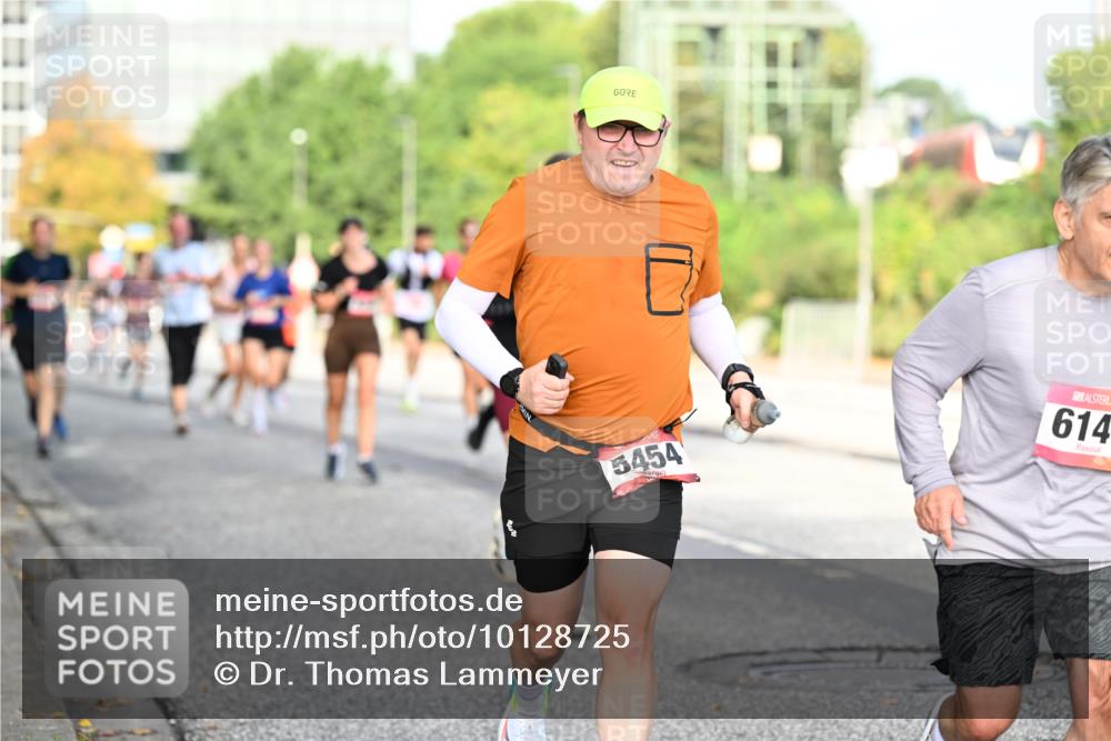 06.09.2026 - CURREX Alsterlauf Dr. Thomas Lammeyer http://msf.ph/oto/10128725 06.09.2026 09:49:40 Laufen 5454, 614 meine-sportfotos.de