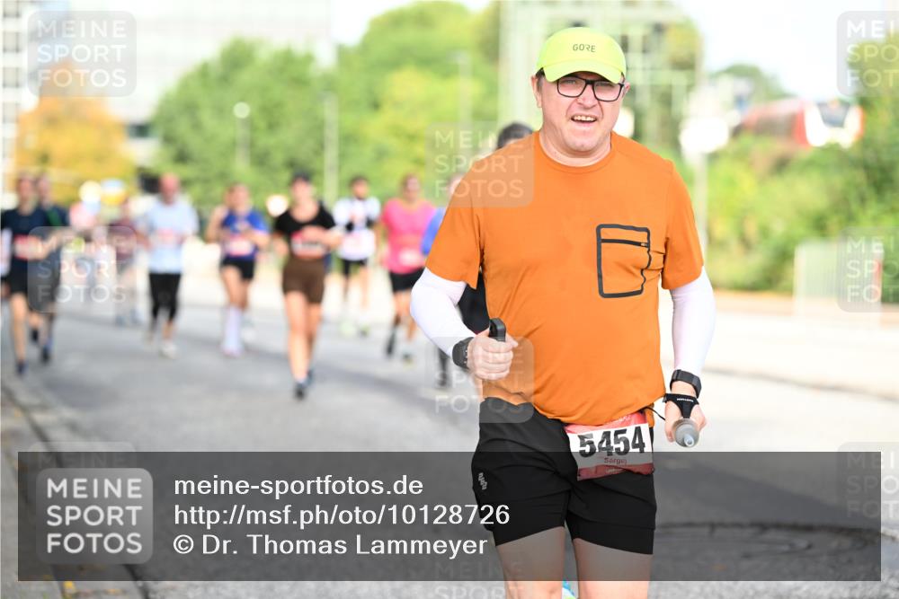 06.09.2026 - CURREX Alsterlauf Dr. Thomas Lammeyer http://msf.ph/oto/10128726 06.09.2026 09:49:40 Laufen 5454 meine-sportfotos.de