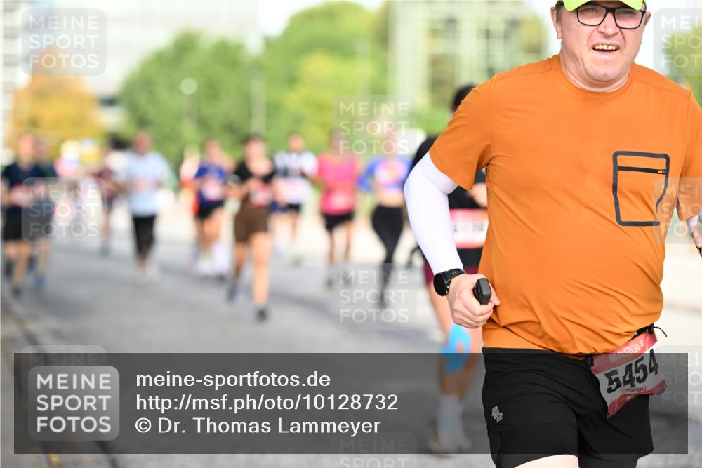 06.09.2026 - CURREX Alsterlauf Dr. Thomas Lammeyer http://msf.ph/oto/10128732 06.09.2026 09:49:40 Laufen 5454 meine-sportfotos.de