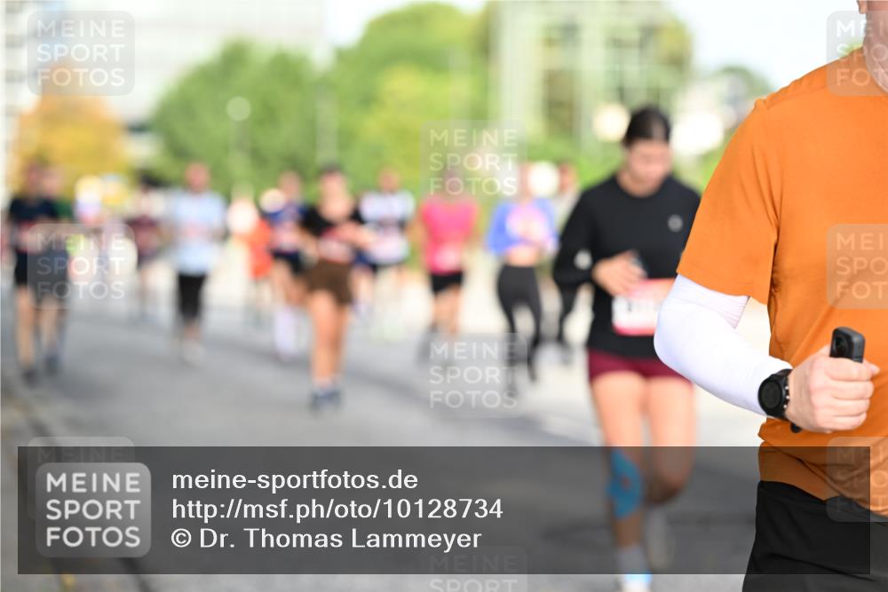 06.09.2026 - CURREX Alsterlauf Dr. Thomas Lammeyer http://msf.ph/oto/10128734 06.09.2026 09:49:41 Laufen  meine-sportfotos.de