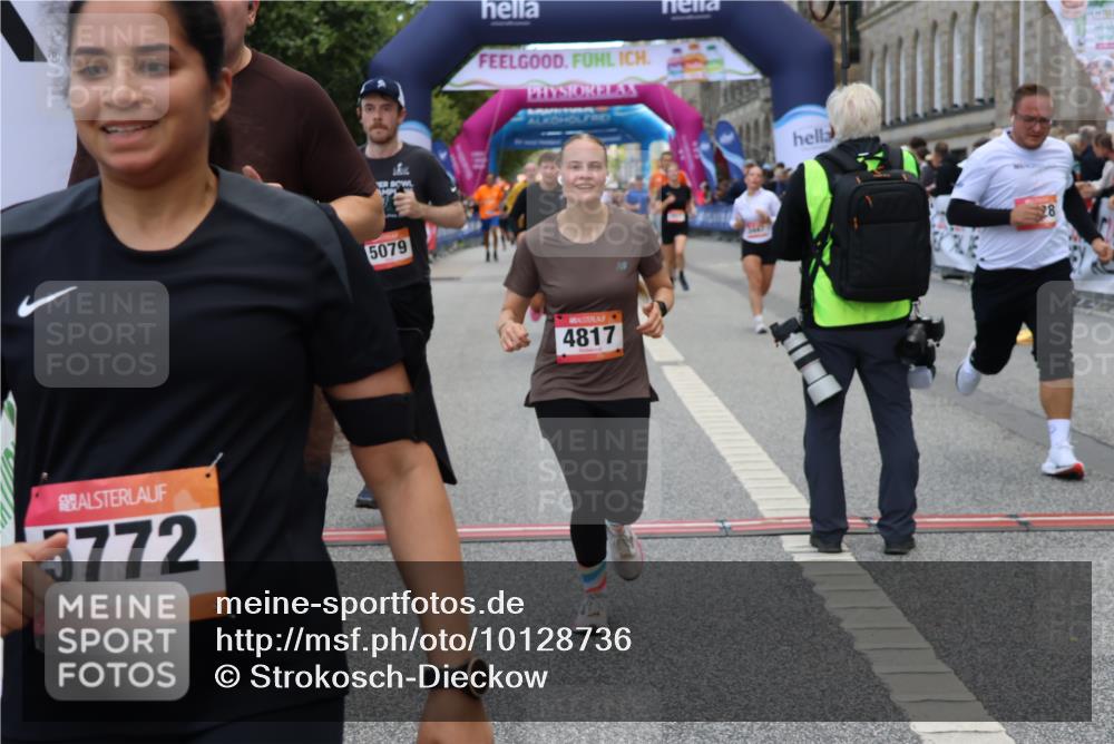 06.09.2026 - CURREX Alsterlauf Strokosch-Dieckow http://msf.ph/oto/10128736 06.09.2026 10:02:23 Ziel 2147, 2817, 3447, 3613, 4363, 4459, 4817, 4872, 5075, 5079, 5328, 5539, 5540, 5655, 5772, 5893, 6207, 6233, 6383 meine-sportfotos.de