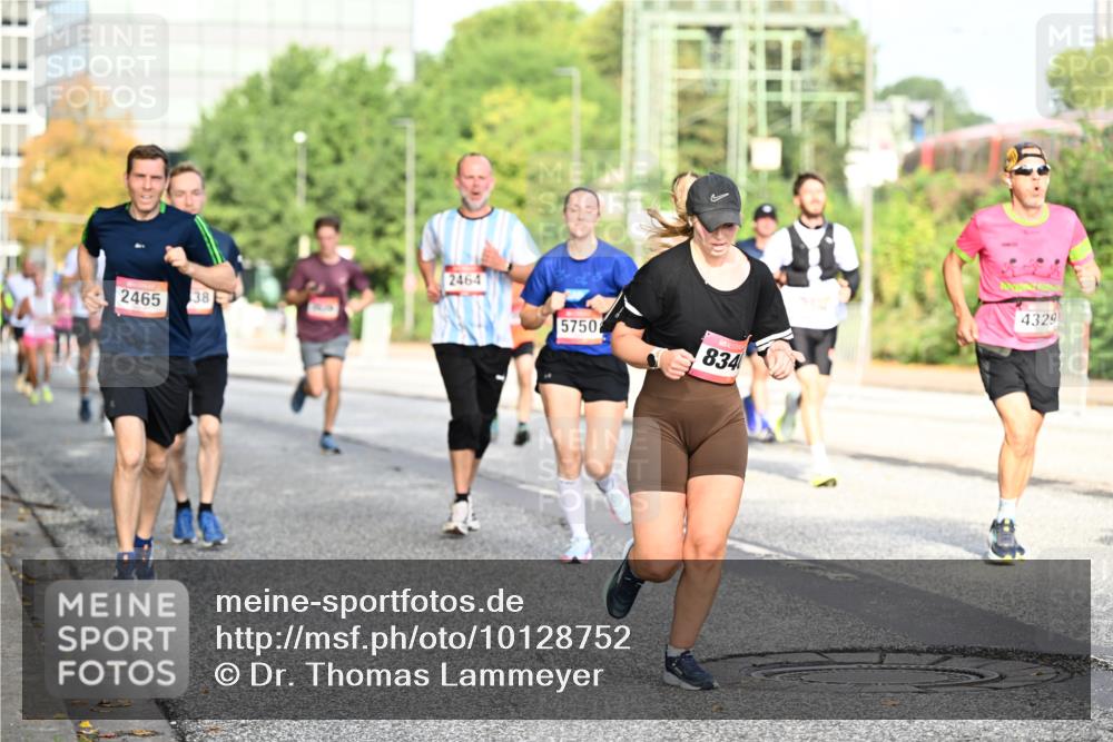 06.09.2026 - CURREX Alsterlauf Dr. Thomas Lammeyer http://msf.ph/oto/10128752 06.09.2026 09:49:43 Laufen 2465, 38, 2464, 5750, 834, 4329 meine-sportfotos.de