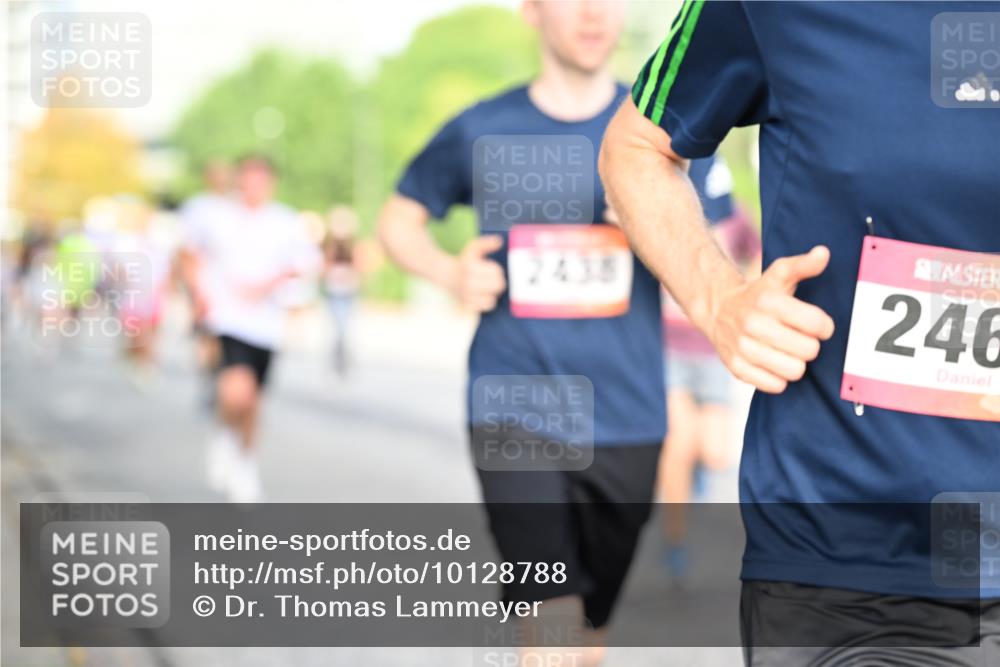 06.09.2026 - CURREX Alsterlauf Dr. Thomas Lammeyer http://msf.ph/oto/10128788 06.09.2026 09:49:47 Laufen 2438, 246 meine-sportfotos.de