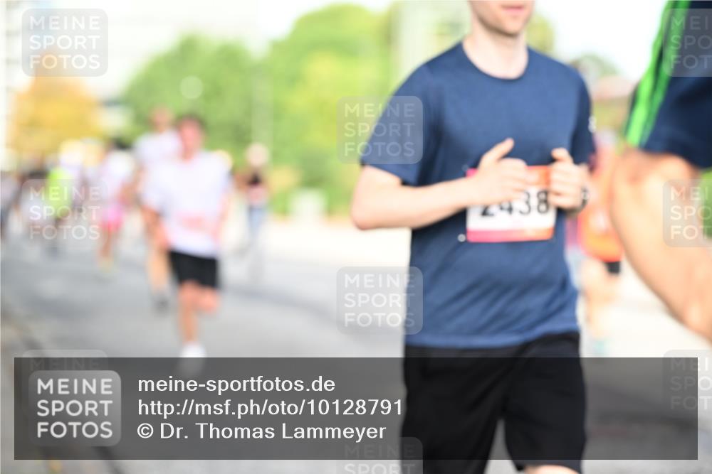 06.09.2026 - CURREX Alsterlauf Dr. Thomas Lammeyer http://msf.ph/oto/10128791 06.09.2026 09:49:47 Laufen 438 meine-sportfotos.de