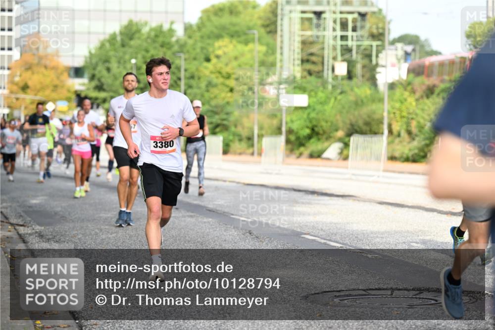 06.09.2026 - CURREX Alsterlauf Dr. Thomas Lammeyer http://msf.ph/oto/10128794 06.09.2026 09:49:48 Laufen 3380 meine-sportfotos.de