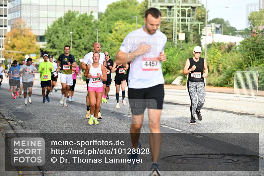 06.09.2026 - CURREX Alsterlauf Dr. Thomas Lammeyer http://msf.ph/oto/10128828 06.09.2026 09:49:51 Laufen 2707, 6062, 5202, 5253, 4457, 3913 meine-sportfotos.de