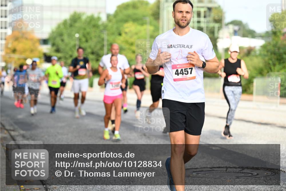 06.09.2026 - CURREX Alsterlauf Dr. Thomas Lammeyer http://msf.ph/oto/10128834 06.09.2026 09:49:52 Laufen 4457 meine-sportfotos.de