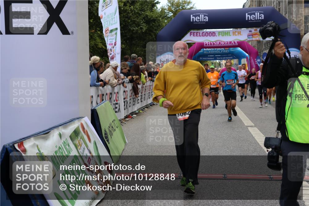 06.09.2026 - CURREX Alsterlauf Strokosch-Dieckow http://msf.ph/oto/10128848 06.09.2026 10:02:29 Ziel 2486, 2488, 2817, 2886, 3062, 3447, 3790, 3858, 3882, 4817, 5075, 5079, 5328, 5517, 5655, 6152, 6174, 6233, 8331 meine-sportfotos.de
