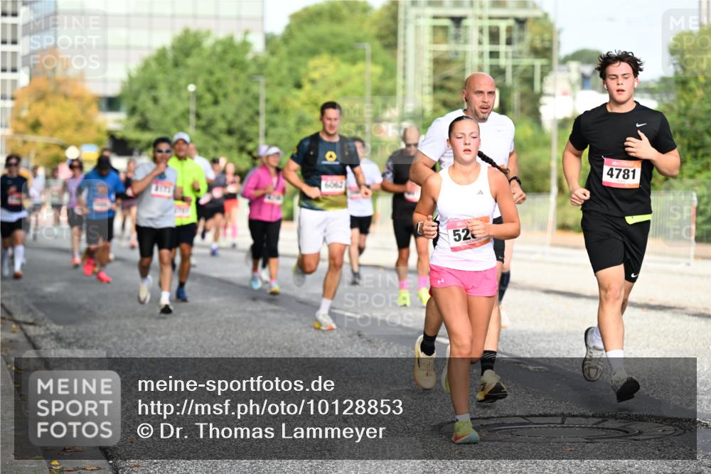 06.09.2026 - CURREX Alsterlauf Dr. Thomas Lammeyer http://msf.ph/oto/10128853 06.09.2026 09:49:53 Laufen 52, 4781 meine-sportfotos.de