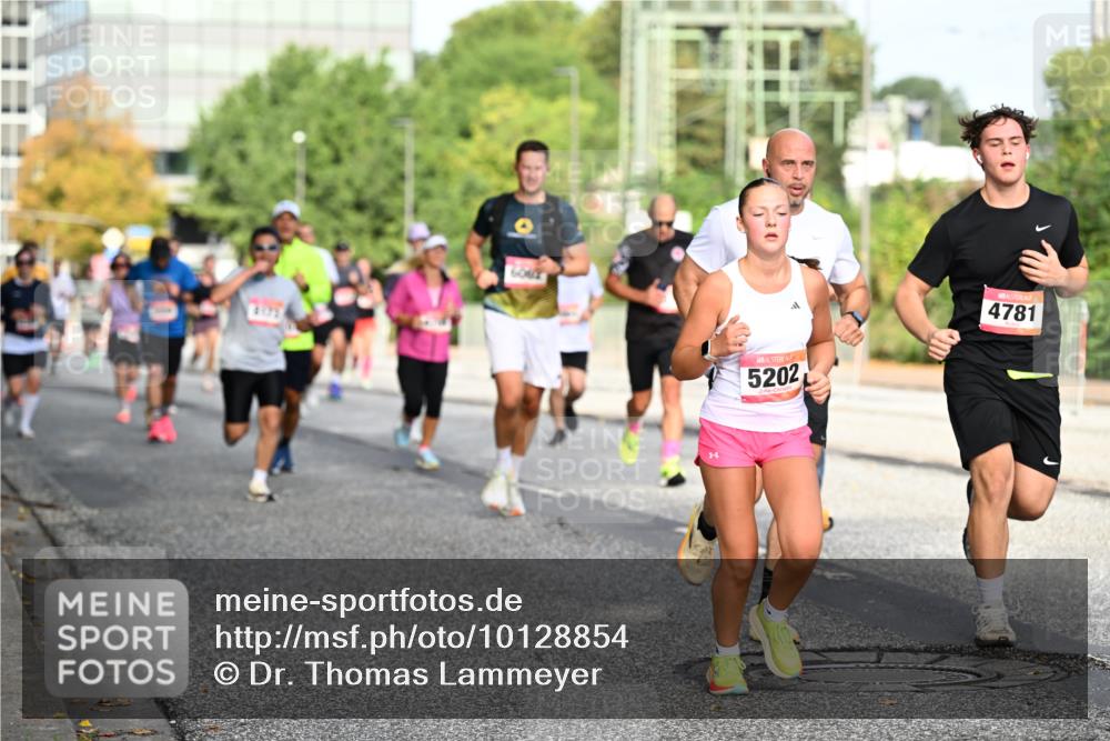 06.09.2026 - CURREX Alsterlauf Dr. Thomas Lammeyer http://msf.ph/oto/10128854 06.09.2026 09:49:54 Laufen 4175, 5202, 4781 meine-sportfotos.de