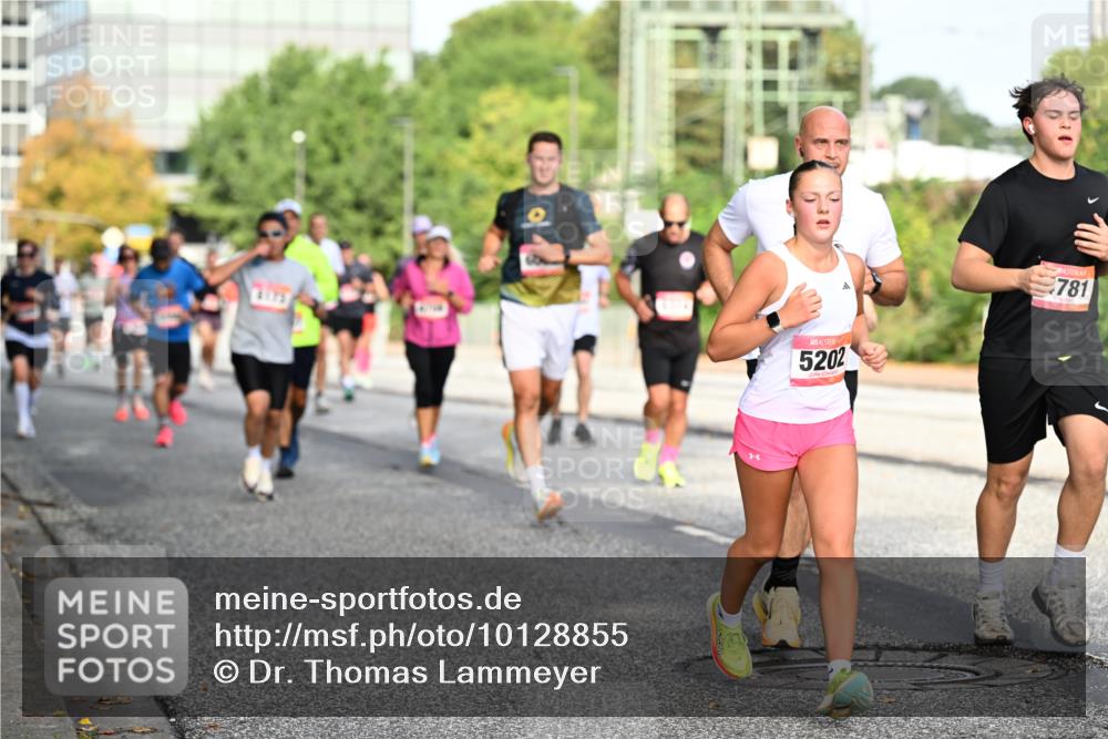 06.09.2026 - CURREX Alsterlauf Dr. Thomas Lammeyer http://msf.ph/oto/10128855 06.09.2026 09:49:54 Laufen 5202, 781 meine-sportfotos.de