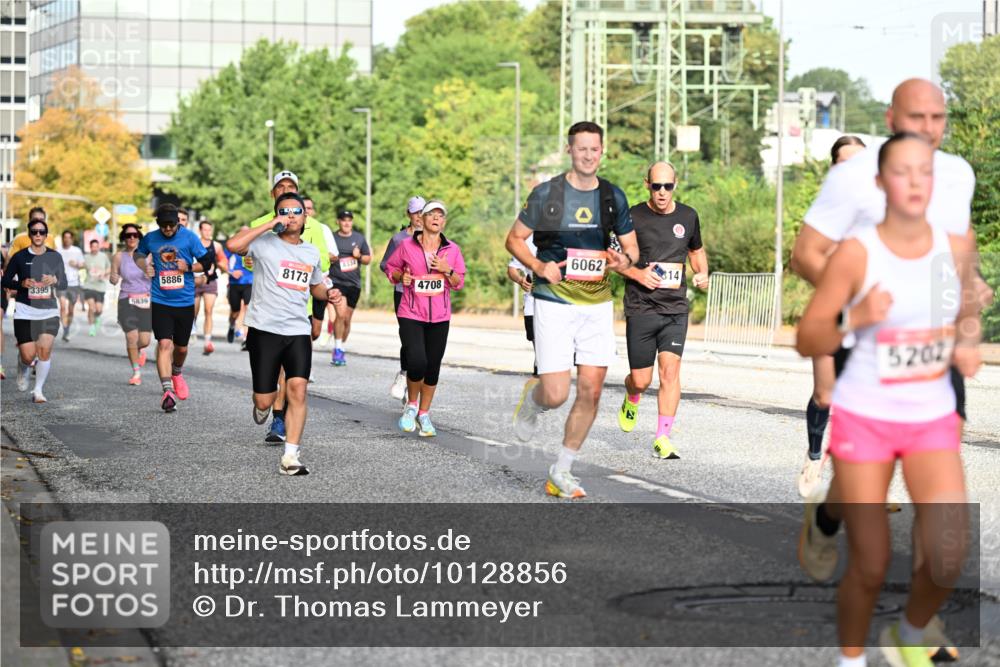 06.09.2026 - CURREX Alsterlauf Dr. Thomas Lammeyer http://msf.ph/oto/10128856 06.09.2026 09:49:54 Laufen 3395, 5839, 5886, 8173, 8334, 4708, 6062, 314, 5202 meine-sportfotos.de