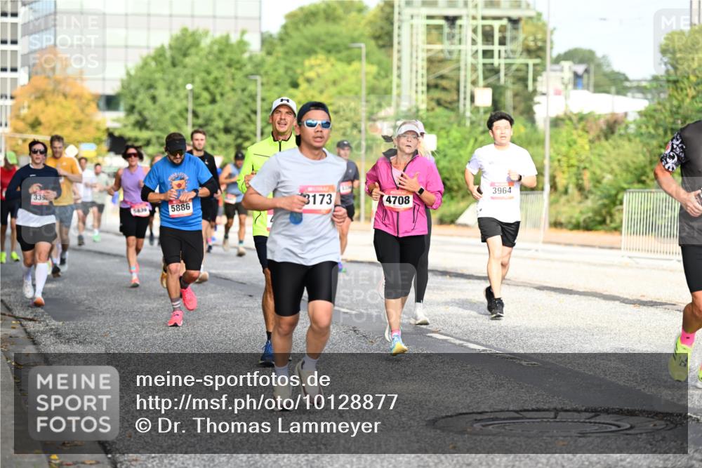 06.09.2026 - CURREX Alsterlauf Dr. Thomas Lammeyer http://msf.ph/oto/10128877 06.09.2026 09:49:56 Laufen 339, 5439, 5886, 3173, 3964, 4708 meine-sportfotos.de