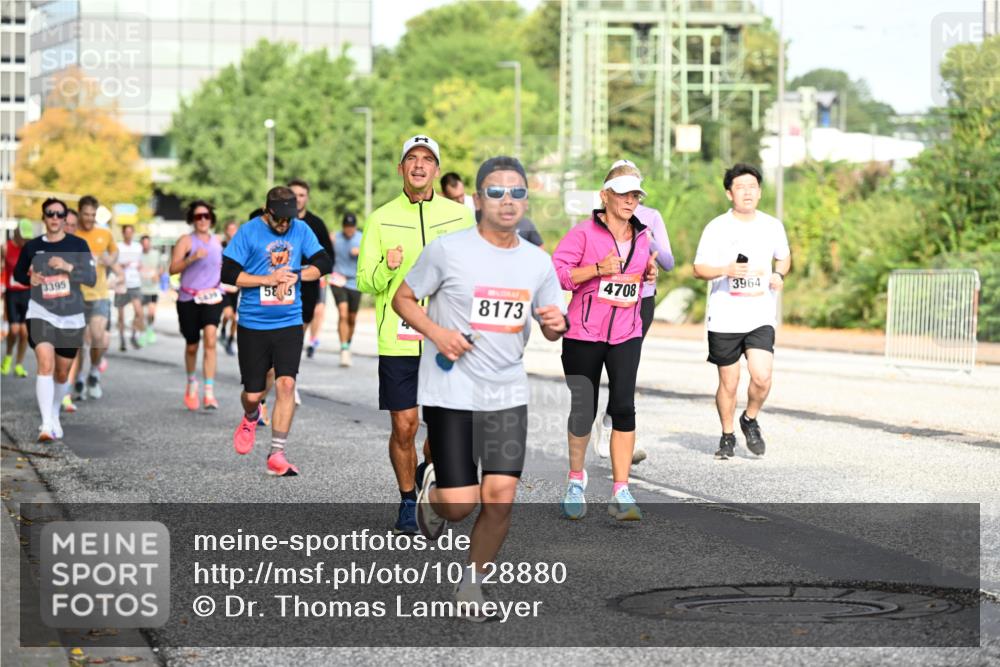 06.09.2026 - CURREX Alsterlauf Dr. Thomas Lammeyer http://msf.ph/oto/10128880 06.09.2026 09:49:56 Laufen 3395, 58, 6, 4708, 3964, 8173 meine-sportfotos.de