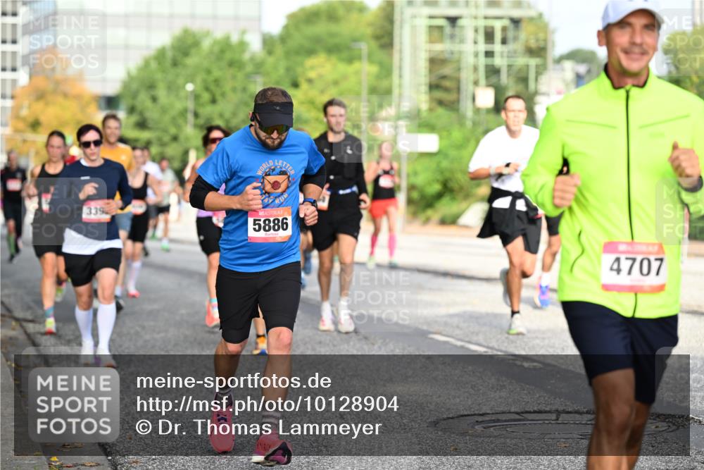 06.09.2026 - CURREX Alsterlauf Dr. Thomas Lammeyer http://msf.ph/oto/10128904 06.09.2026 09:49:59 Laufen 339, 5886, 4707 meine-sportfotos.de