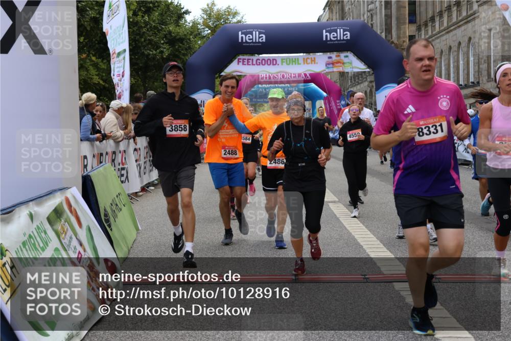 06.09.2026 - CURREX Alsterlauf Strokosch-Dieckow http://msf.ph/oto/10128916 06.09.2026 10:02:34 Ziel 2135, 2304, 2486, 2488, 2817, 2886, 3042, 3062, 3089, 3532, 3584, 3790, 3858, 3882, 4173, 4285, 4325, 4550, 4594, 4624, 5379, 5517, 5908, 6152, 6174, 6203, 6233, 8268, 8331 meine-sportfotos.de