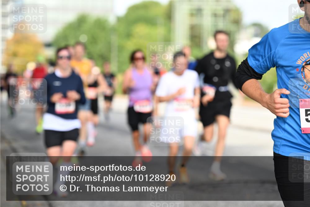 06.09.2026 - CURREX Alsterlauf Dr. Thomas Lammeyer http://msf.ph/oto/10128920 06.09.2026 09:50:00 Laufen 5 meine-sportfotos.de