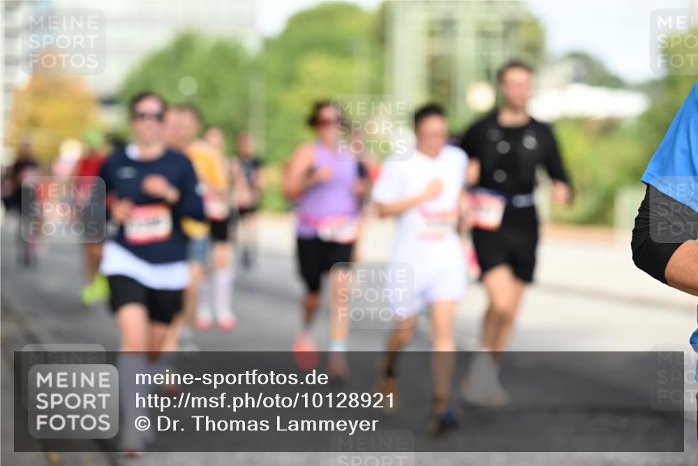 06.09.2026 - CURREX Alsterlauf Dr. Thomas Lammeyer http://msf.ph/oto/10128921 06.09.2026 09:50:01 Laufen  meine-sportfotos.de