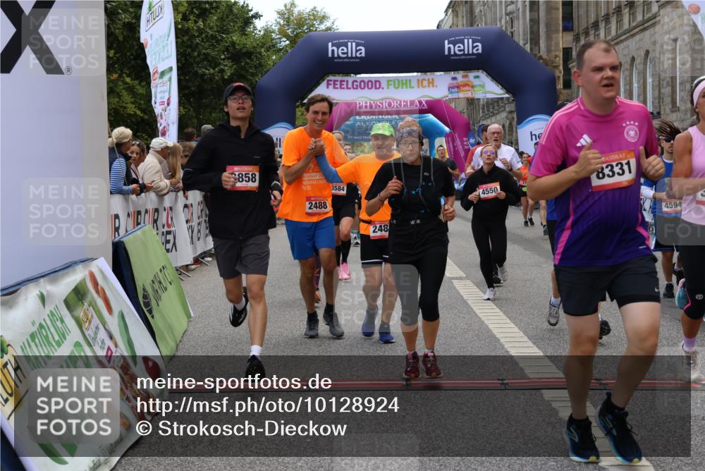 06.09.2026 - CURREX Alsterlauf Strokosch-Dieckow http://msf.ph/oto/10128924 06.09.2026 10:02:34 Ziel 2135, 2304, 2486, 2488, 2817, 2886, 3042, 3062, 3089, 3532, 3584, 3790, 3858, 3882, 4173, 4285, 4325, 4550, 4594, 4624, 5379, 5517, 5908, 6152, 6174, 6203, 6233, 8268, 8331 meine-sportfotos.de