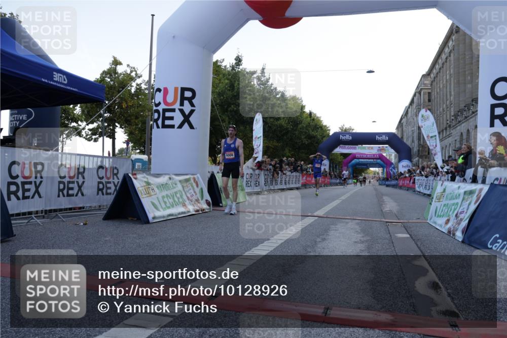 06.09.2026 - CURREX Alsterlauf Yannick Fuchs http://msf.ph/oto/10128926 06.09.2026 09:37:17 Ziel 2735, 6008 meine-sportfotos.de