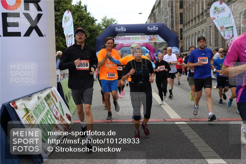 06.09.2026 - CURREX Alsterlauf Strokosch-Dieckow http://msf.ph/oto/10128933 06.09.2026 10:02:35 Ziel 2135, 2304, 2486, 2488, 2886, 3028, 3042, 3062, 3089, 3532, 3584, 3790, 3858, 3882, 4173, 4285, 4325, 4550, 4594, 4624, 5379, 5517, 5908, 6152, 6174, 6203, 6431, 8268, 8331 meine-sportfotos.de