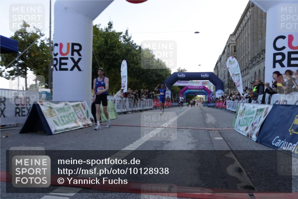 06.09.2026 - CURREX Alsterlauf Yannick Fuchs http://msf.ph/oto/10128938 06.09.2026 09:37:18 Ziel 2735, 6008 meine-sportfotos.de